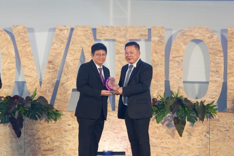 INSEE Ecocycle receives 2019 CSR-DIW Continuous Award