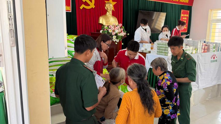 INSEE TỔ CHỨC CHƯƠNG TRÌNH KHÁM BỆNH VÀ CẤP PHÁT THUỐC MIỄN PHÍ TẠI XÃ KIÊN LƯƠNG NĂM 2025